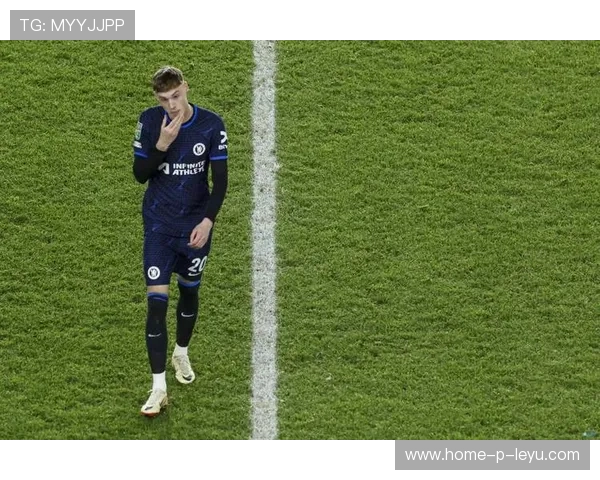 切尔西帕尔默脚后跟助攻巧妙入球